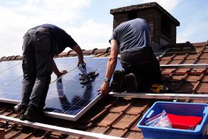 Installation einer Solaranlage auf dem Dach