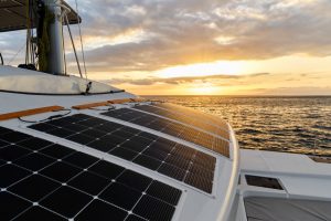 Solaranlage auf einem Boot: Vertragen sich Wasser und Strom?