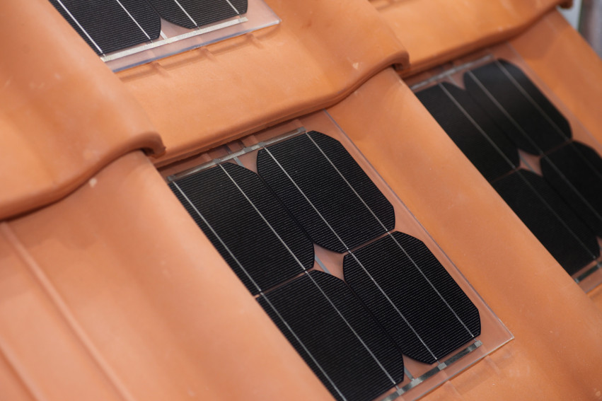 Dachziegel mit Solarzelle