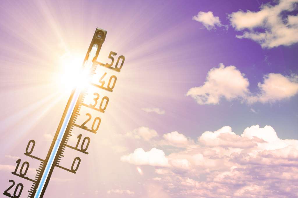 Temperaturmessung an einem sonnigen Tag