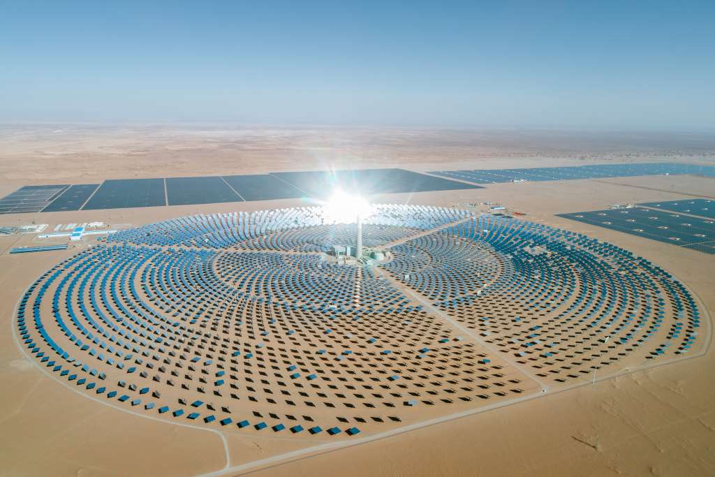 Luftaufnahme eines Solarthermie Kraftwerks